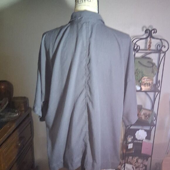 Everlane Charcoal Button-Down Hi Lo Shirt Size Medium - Picture 6 of 14